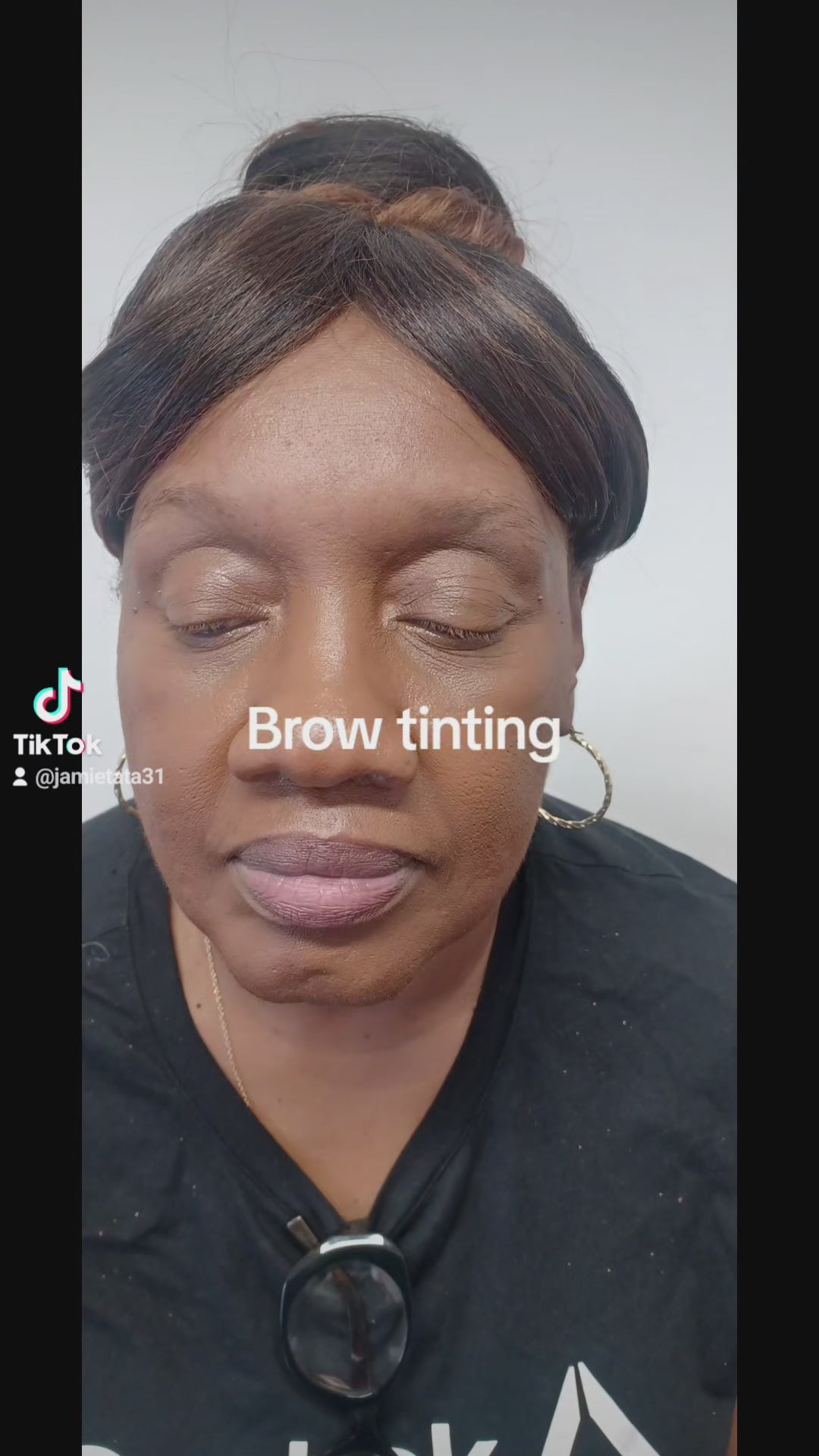 Henna Brow Tinting.